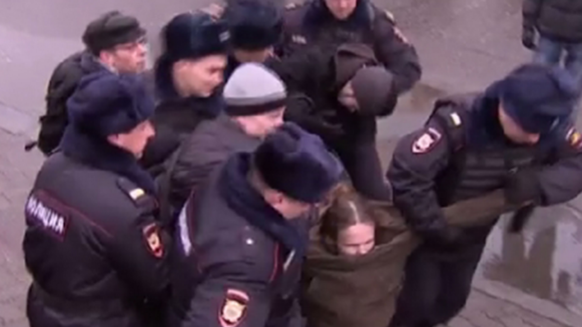 Ρωσία: Πάνω από 20 συλλήψεις κατά τη διάρκεια συνέντευξης Τύπου του Πούτιν
